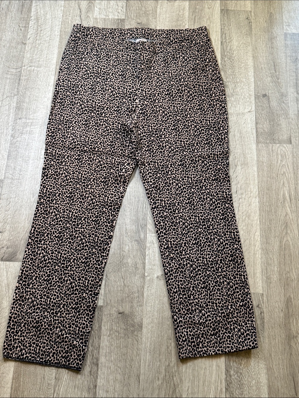 Chico’s women’s Leopard Print Stretch Pants - Brown size 3P (16P)